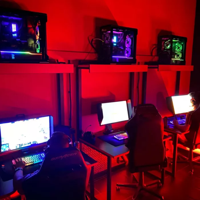 Компьютерный клуб "Darkwall" на Адмирала Черокова