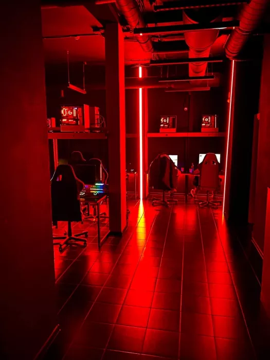 Компьютерный клуб "Darkwall" на Адмирала Черокова