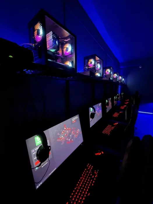 Компьютерный клуб "Stoned Game"