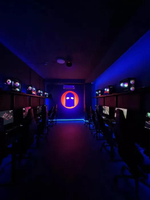 Компьютерный клуб "Stoned Game"