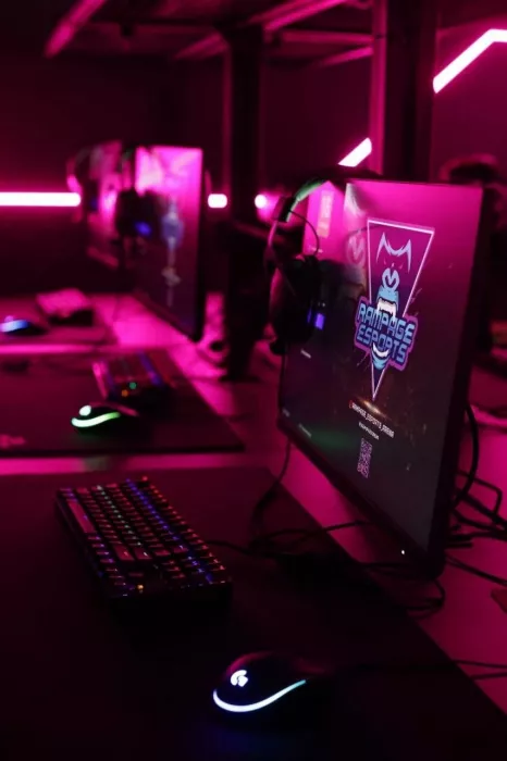 Компьютерный клуб "Rampage Esports Arena"
