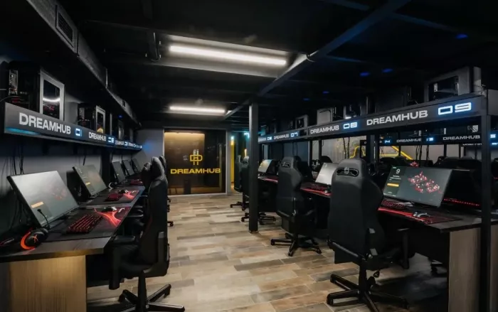 Компьютерный клуб "Dreamhub"