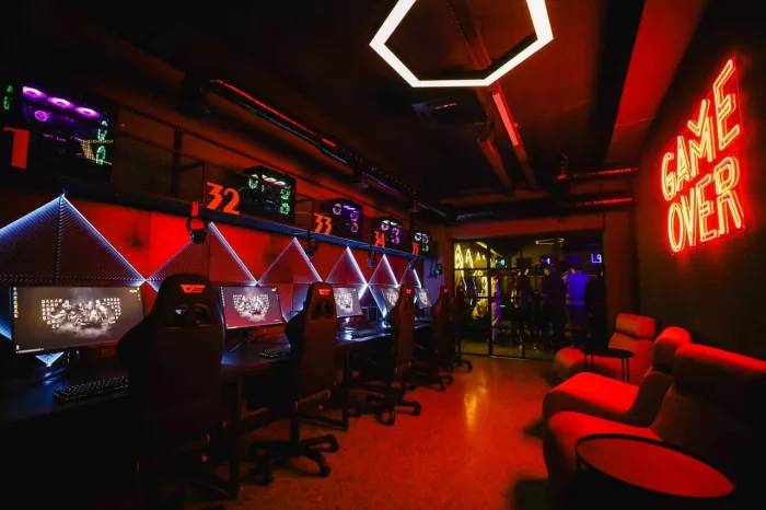 Кибер клуб "Omg Cyber Zone"