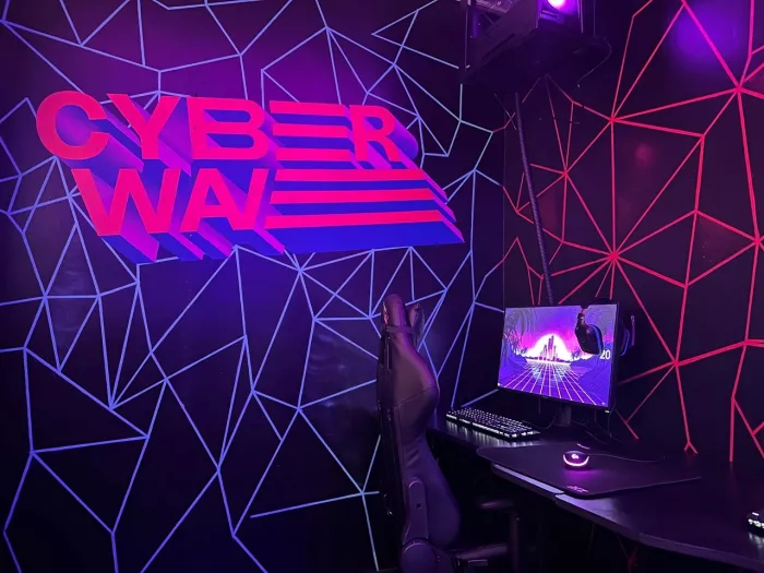 Компьютерный клуб "CyberWave"