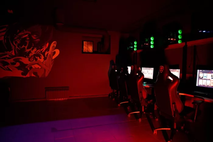 Компьютерный клуб "High Skill"