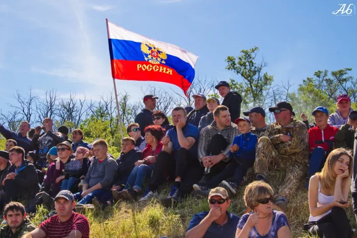 Гонки на тракторах "Бизон-Трек-Шоу"