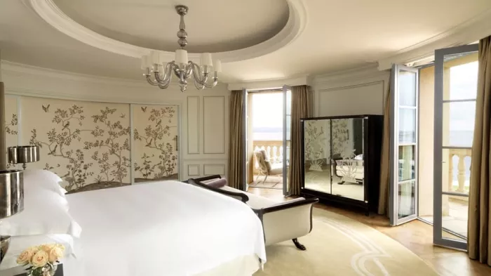 Four Seasons Hotel