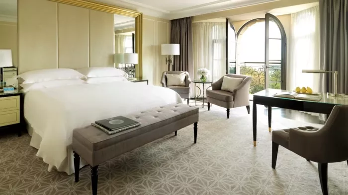 Four Seasons Hotel