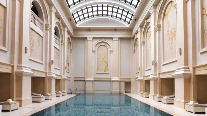 Four Seasons Hotel