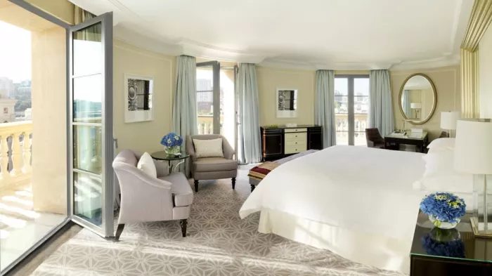 Four Seasons Hotel