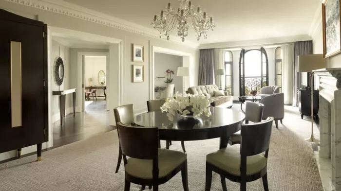 Four Seasons Hotel