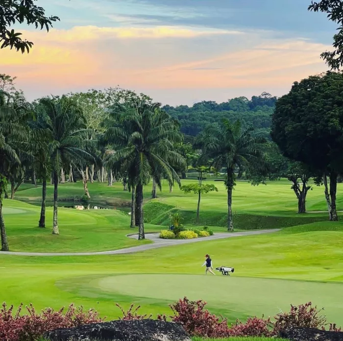 Гольф-Клуб «Blue Canyon Country Club»