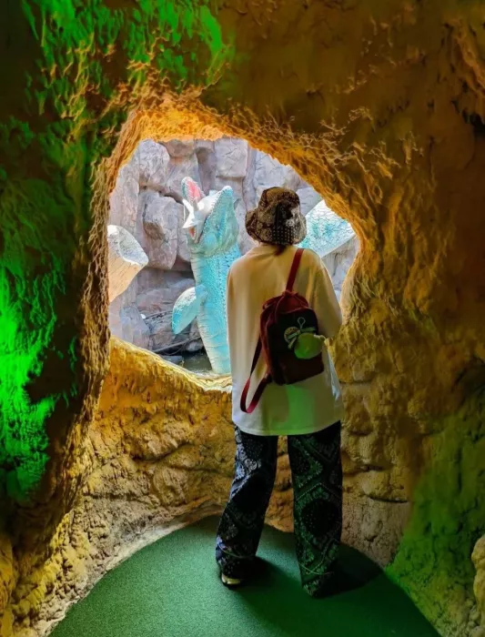 Парк «Dino Mini Golf & Restaurant»