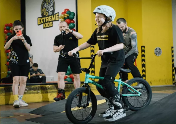 Школа катания на роликах,  BMX и скейте Extreme Kids