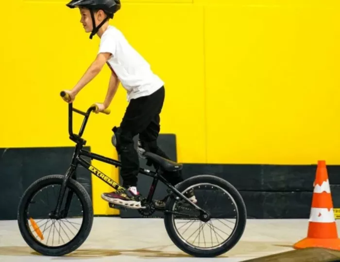 Школа катания на роликах,  BMX и скейте Extreme Kids
