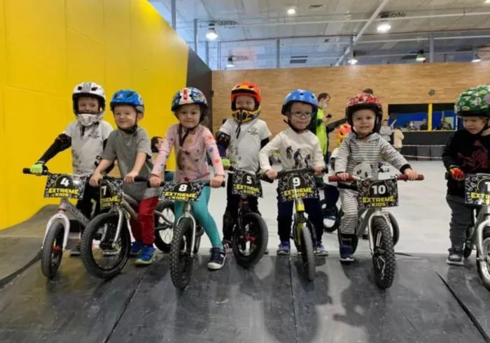 Школа катания на роликах,  BMX и скейте Extreme Kids