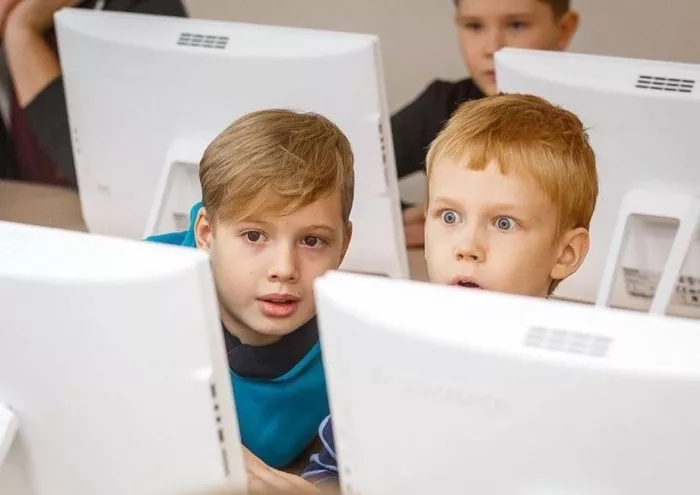 Школа программирования для детей KIBERone на ВЛКСМ