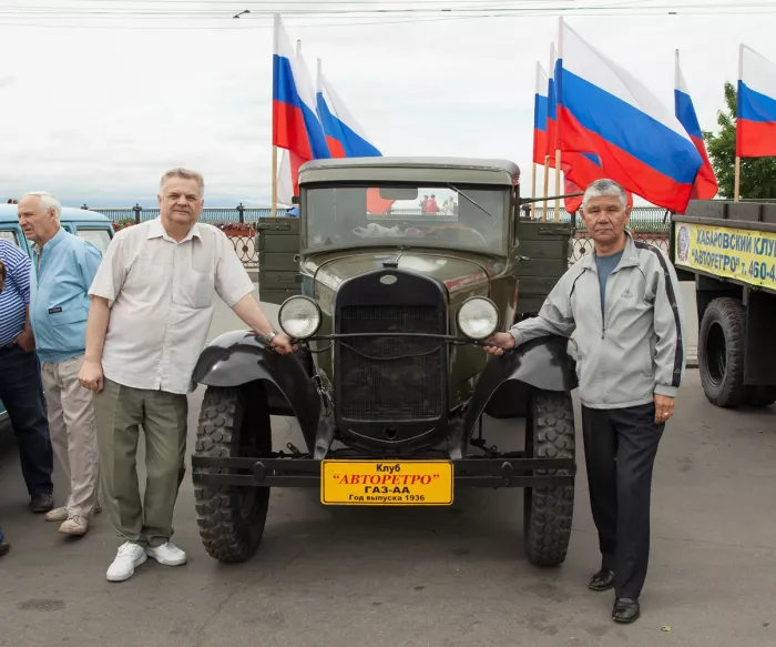 Хабаровский клуб «Авторетро-100»