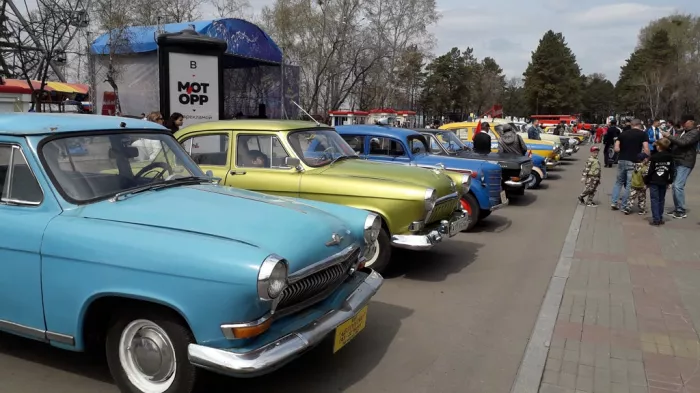 Хабаровский клуб «Авторетро-100»