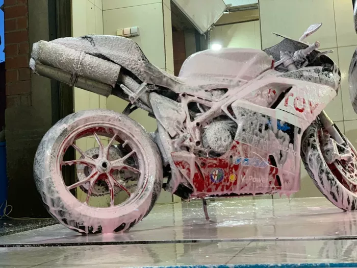 Автоцентр "LuckyCar"