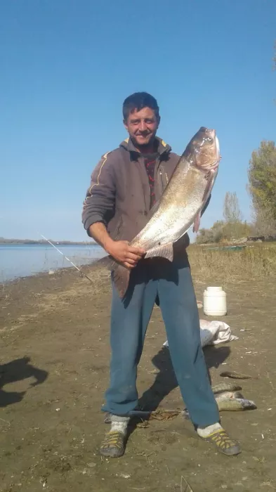 База отдыха Заря. Рыболовный Клуб