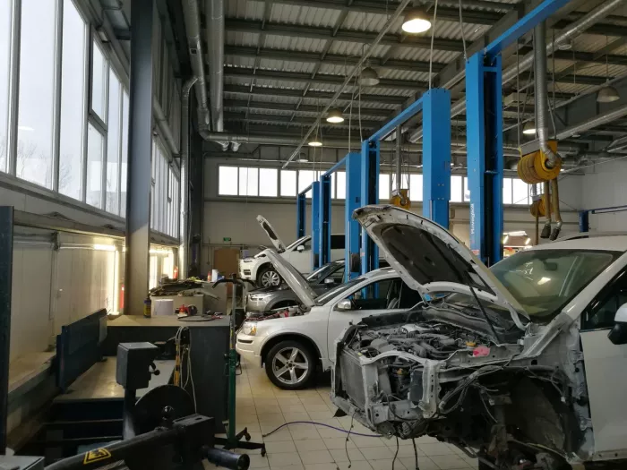 Автосалон "Мотор Ленд".