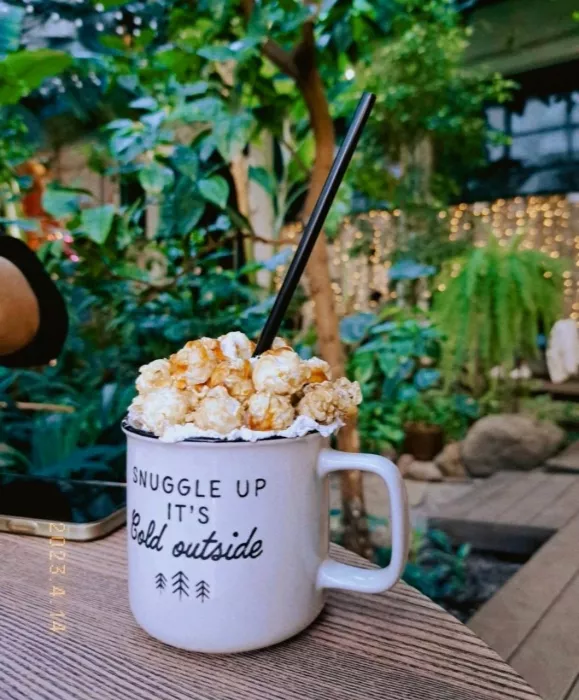 Кофейня-коворкинг Chocolate Bar Secret Garden
