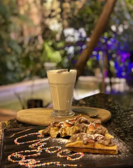 Кофейня-коворкинг Chocolate Bar Secret Garden