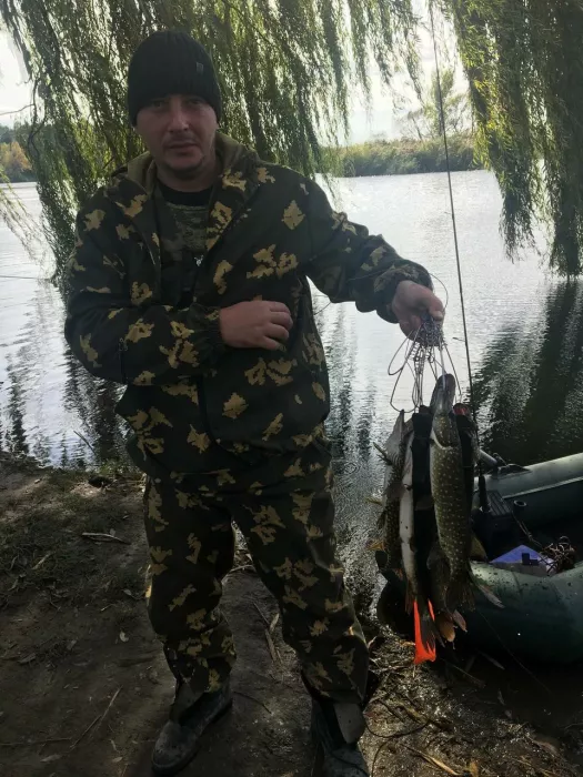 Ментовской пруд. Рыболовный Клуб