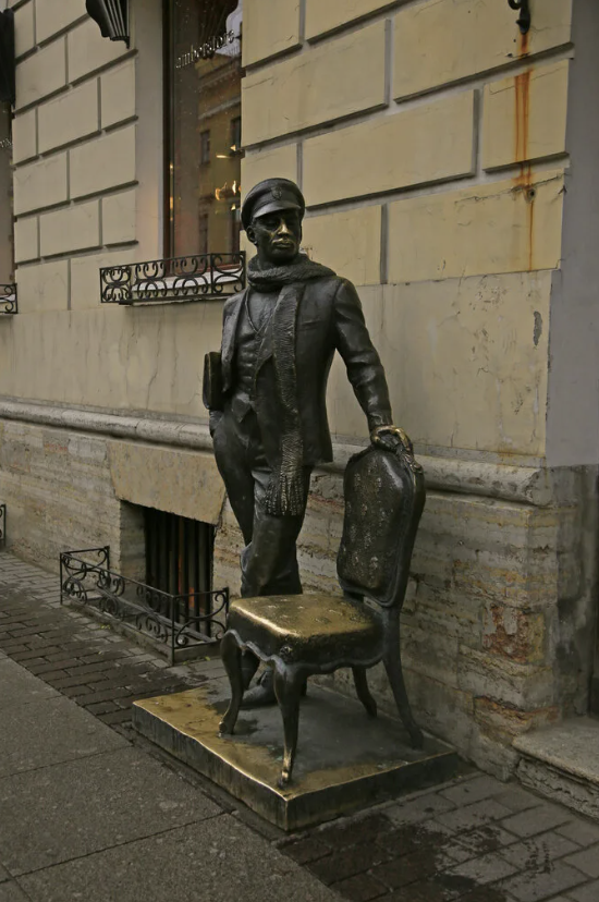 Памятник «Остап Бендер» 