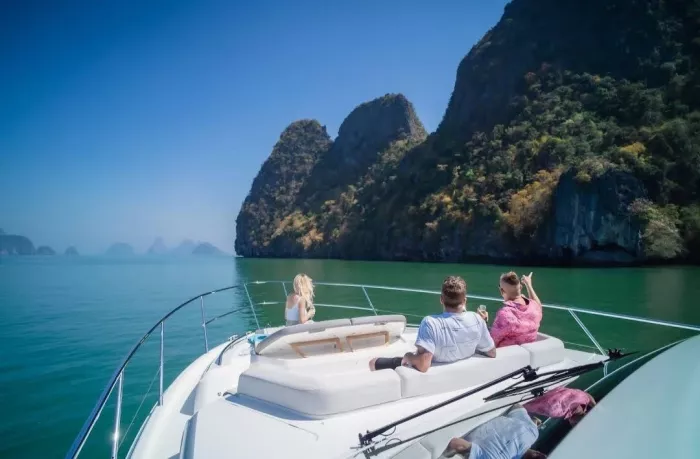Аренда Яхт «Boat in the Bay»