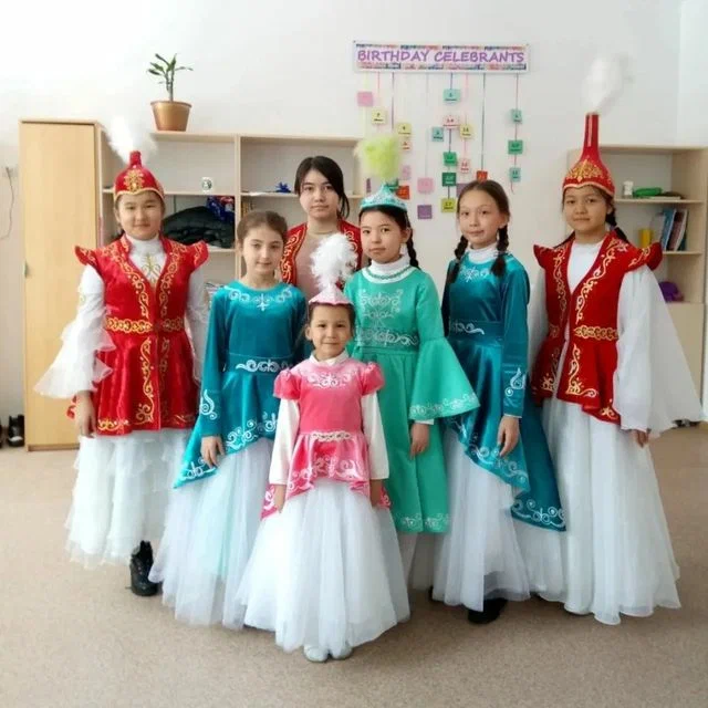 Прокат театральных костюмов "НурАсем"