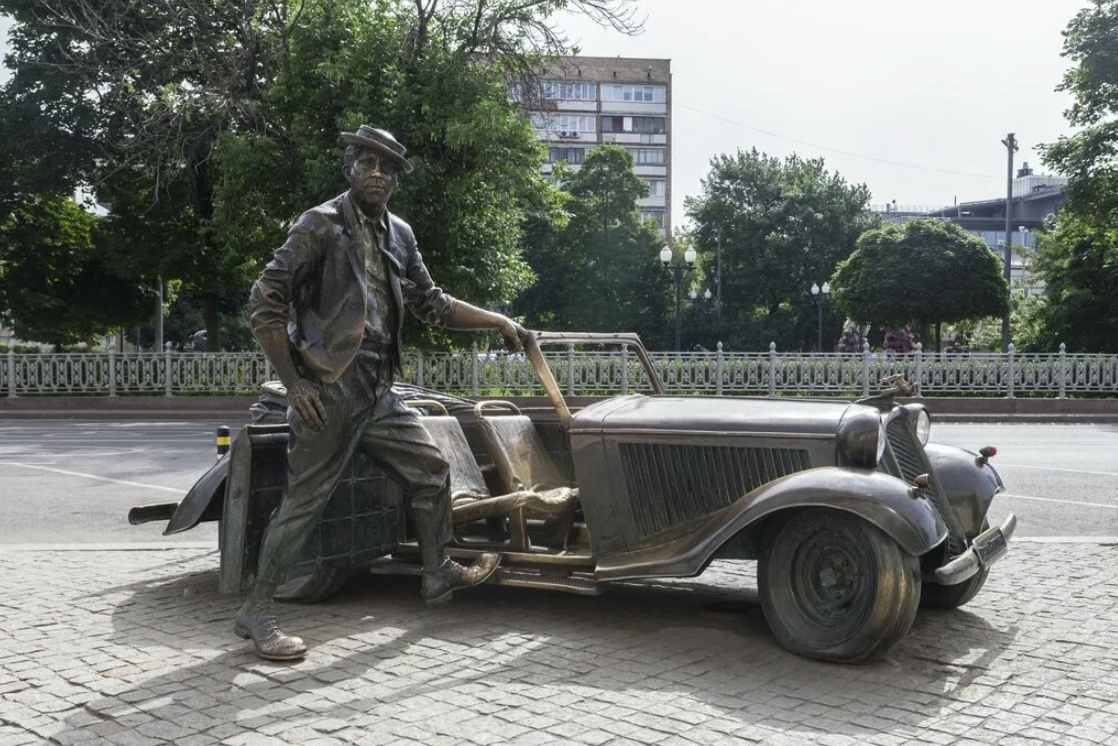 Памятник "Юрий Никулин"