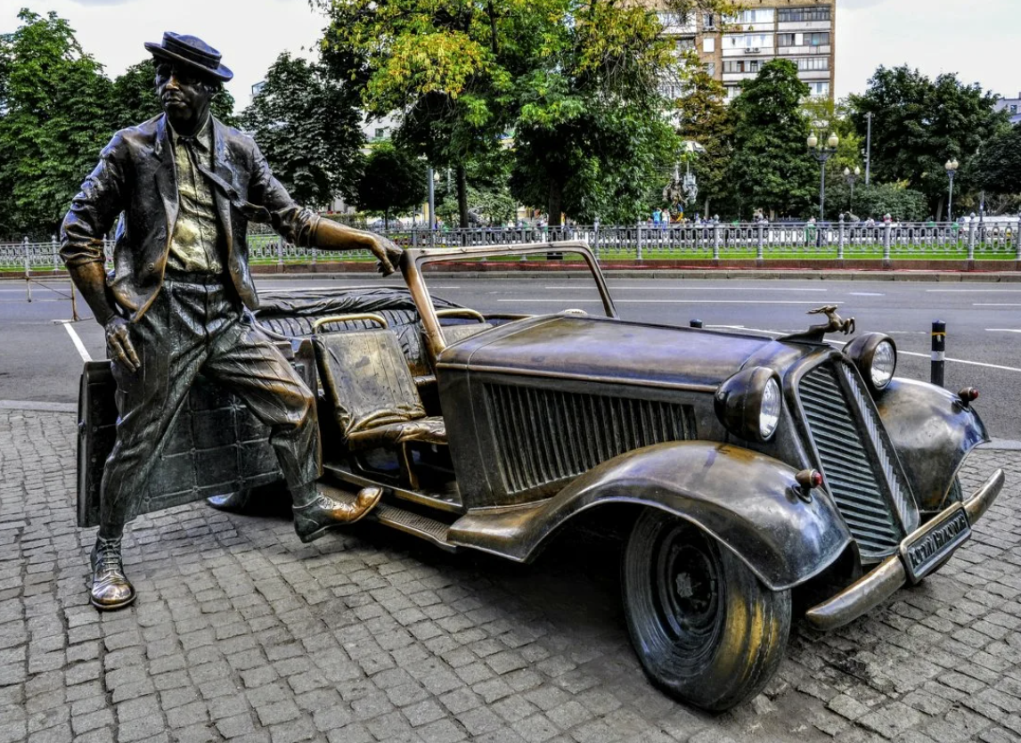 Памятник "Юрий Никулин"