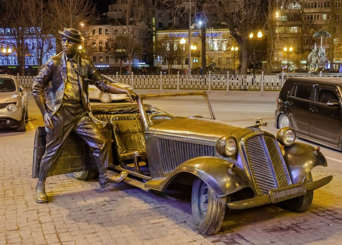 Памятник "Юрий Никулин"