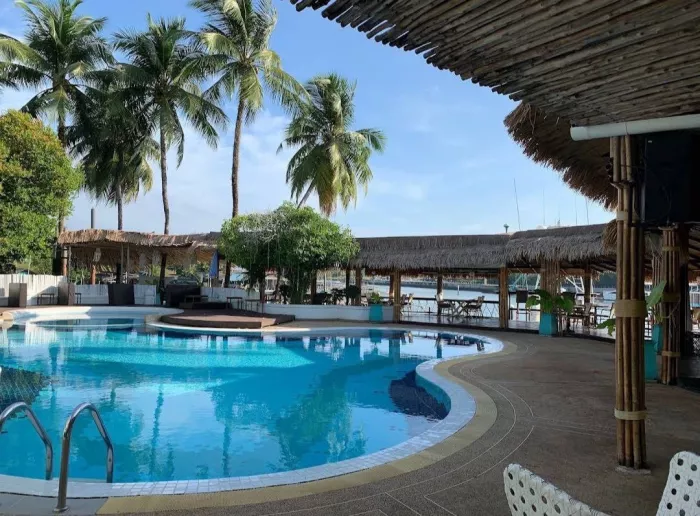 Бассейн «Soho Pool Club»
