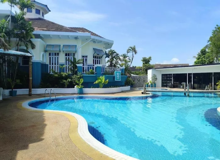 Бассейн «Soho Pool Club»