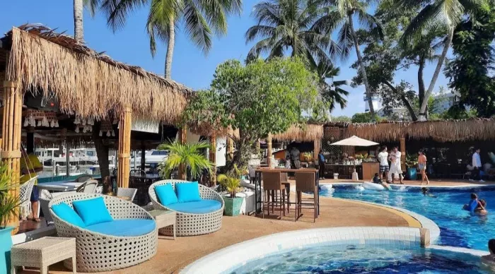 Бассейн «Soho Pool Club»