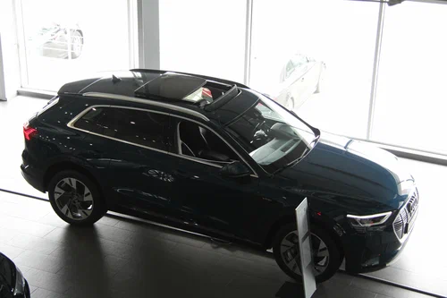 Автосалон "Ац Космонавтов"