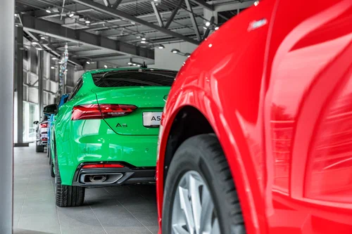 Автосалон "Ац Космонавтов"