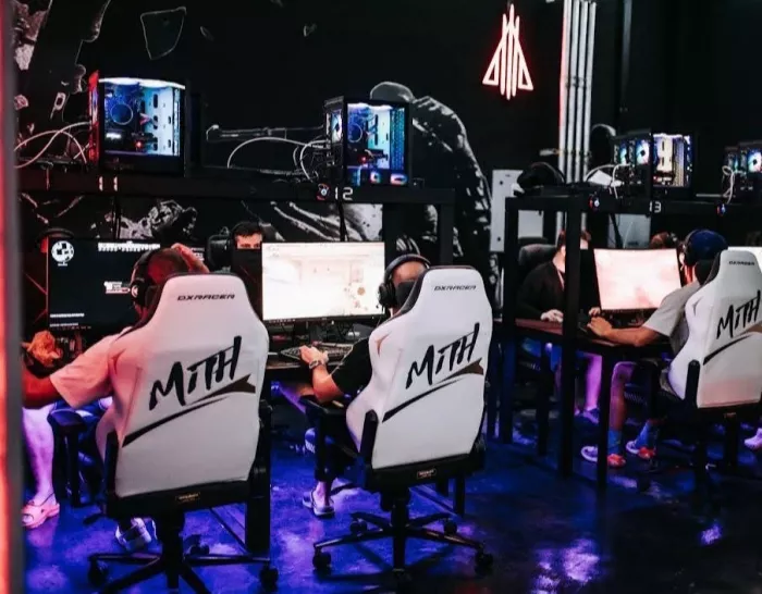 Компьютерный Клуб «LEGACY E-SPORT ARENA»