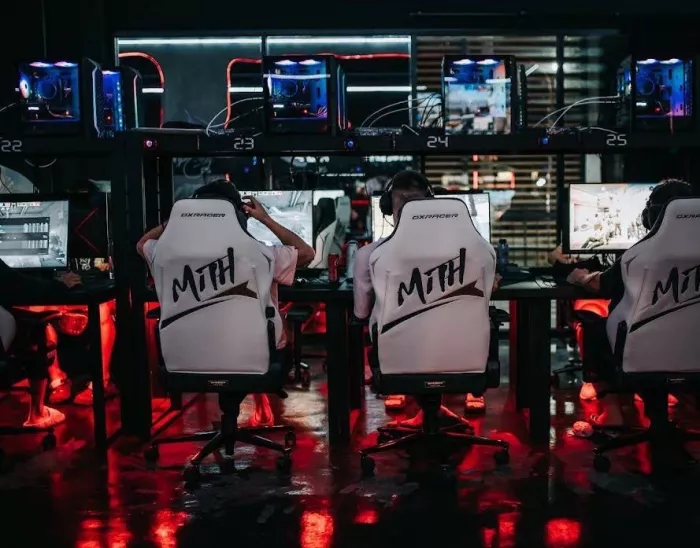 Компьютерный Клуб «LEGACY E-SPORT ARENA»