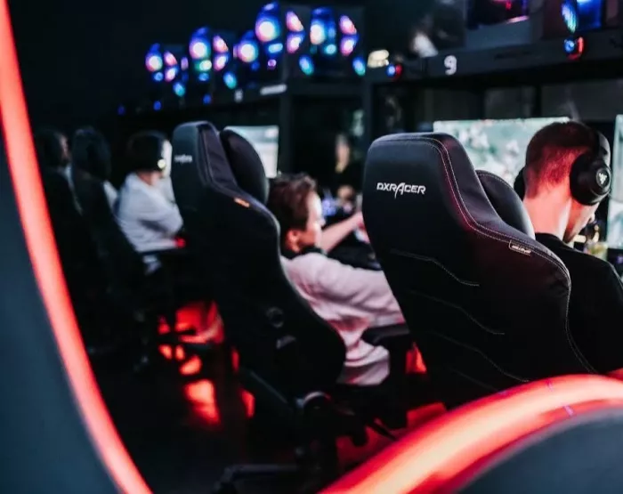 Компьютерный Клуб «LEGACY E-SPORT ARENA»