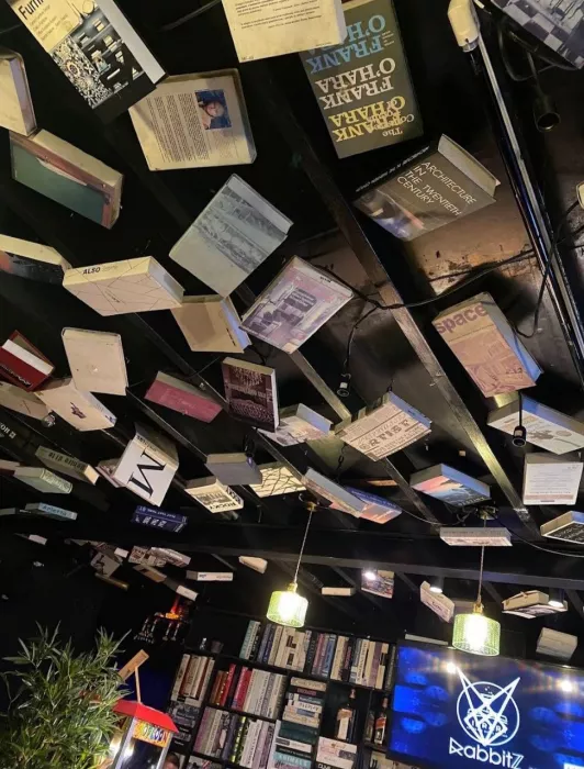 Бар «The Library Phuket»