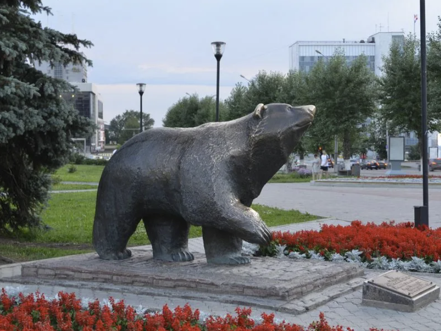Скульптура "Пермский медведь"