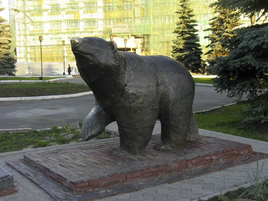 Скульптура "Пермский медведь"