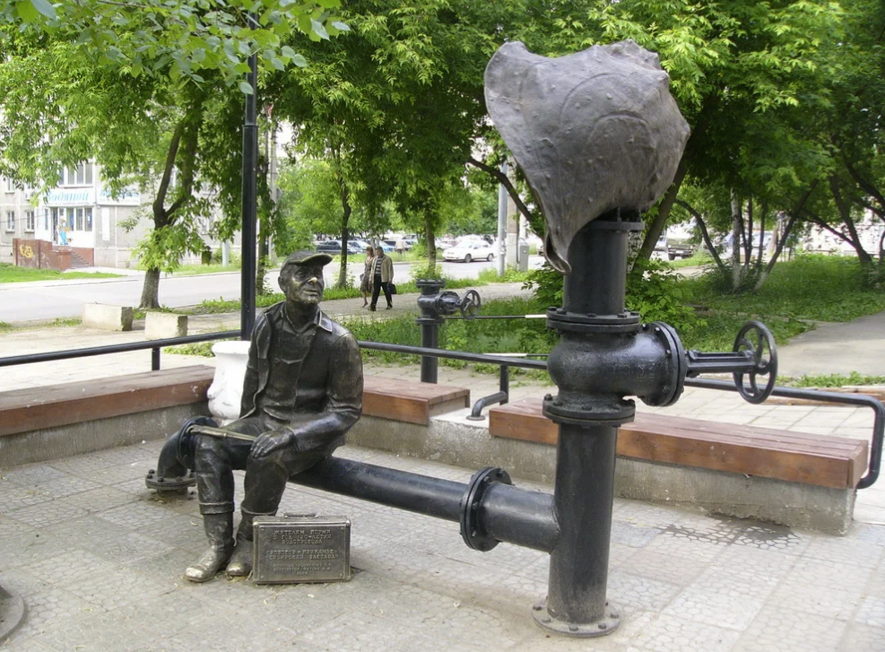 Скульптура "Водопроводчик"