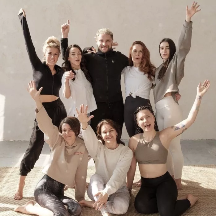 Студия йоги Hot Yoga