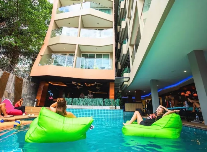 Хостел «Mad Monkey Phuket»