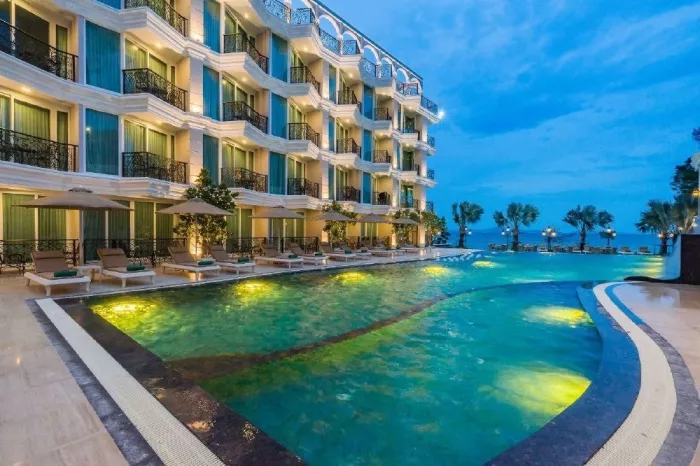 Отель «LK Emerald Beach»